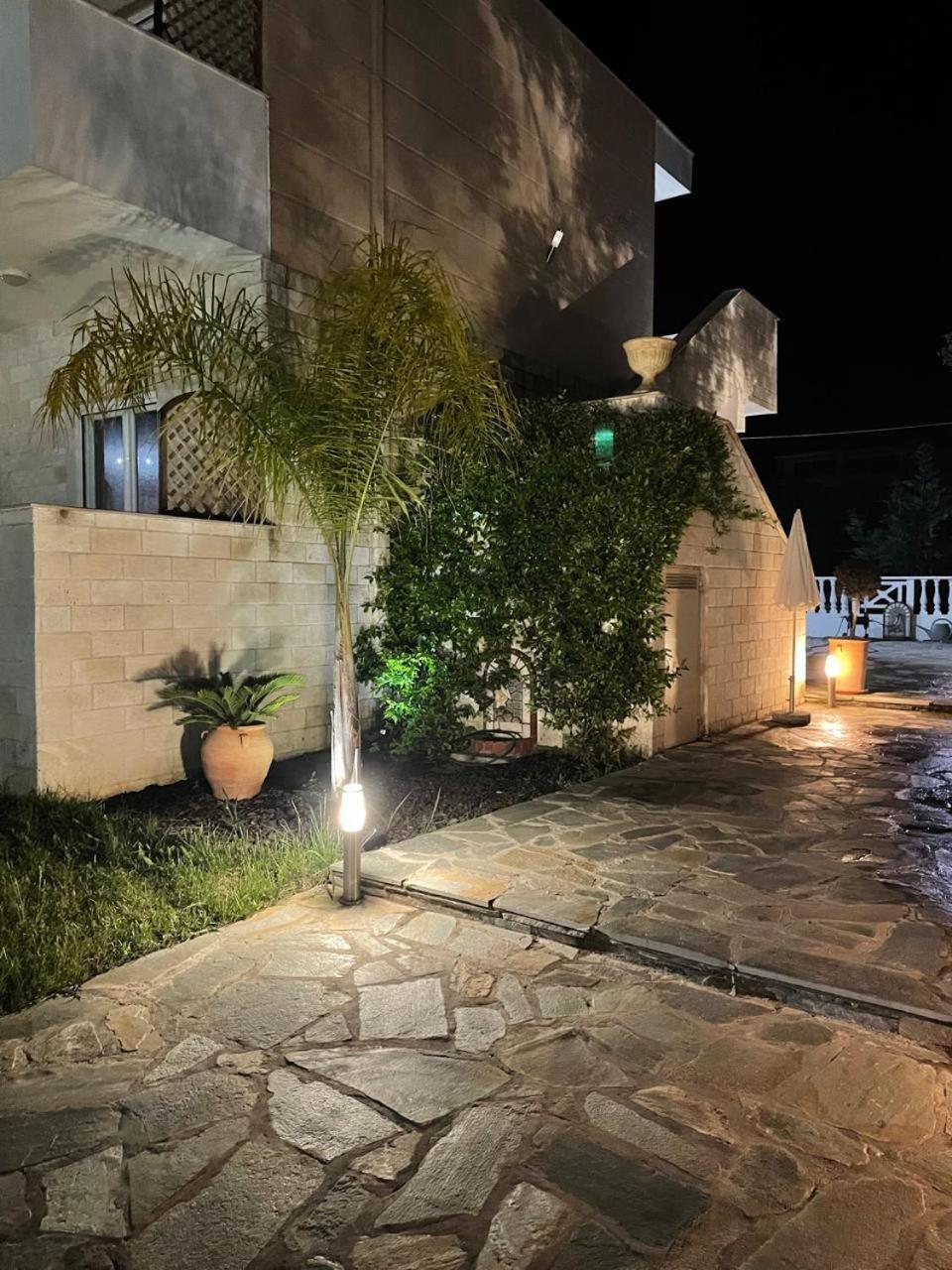 Hotel Valerios Kриопиги Екстериор снимка
