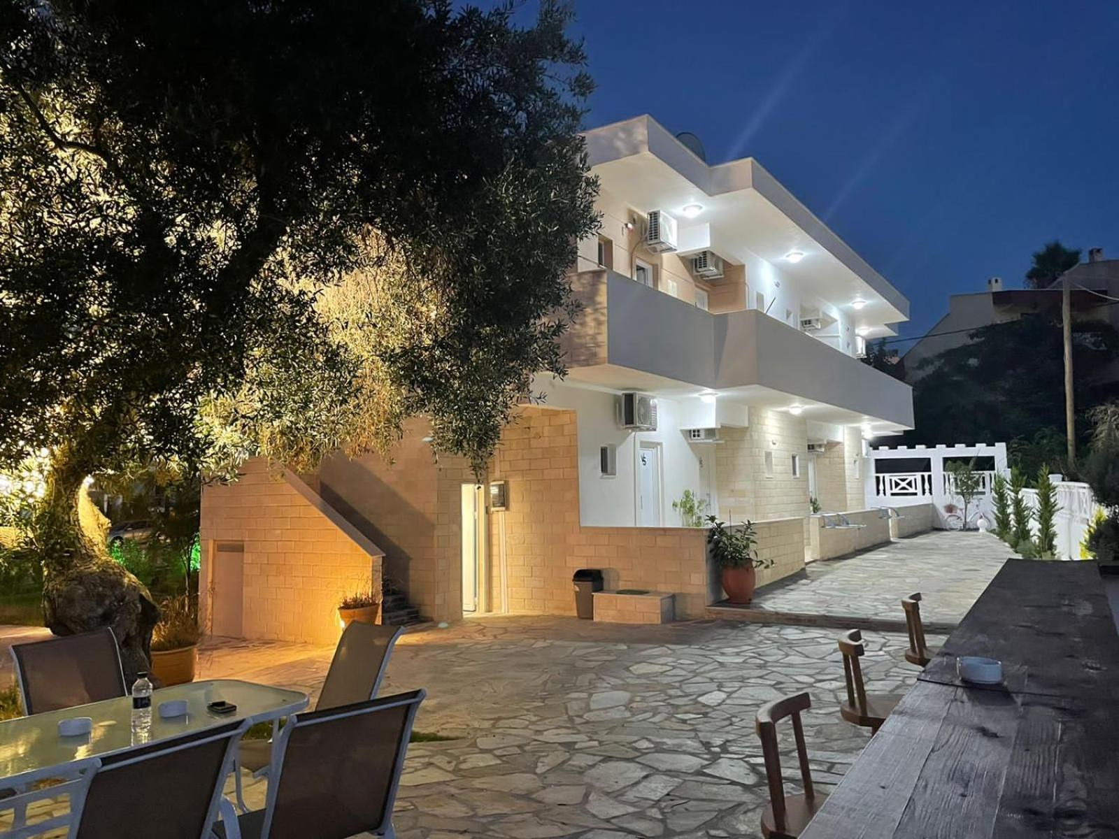 Hotel Valerios Kриопиги Екстериор снимка
